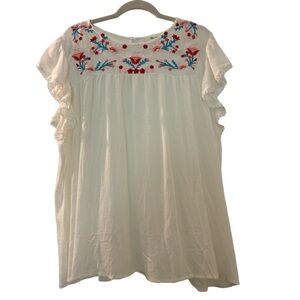 COCO KELLY top, white crinkle fabric and floral embroidery, flutter sleeves.